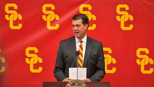 110719-USC-AD-MIKE-BOHN-INTRODUCTION-MCGILLEN_MCG8484